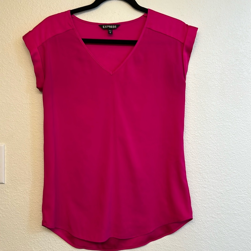 Express top Size XS hot pink/ fuchsia color